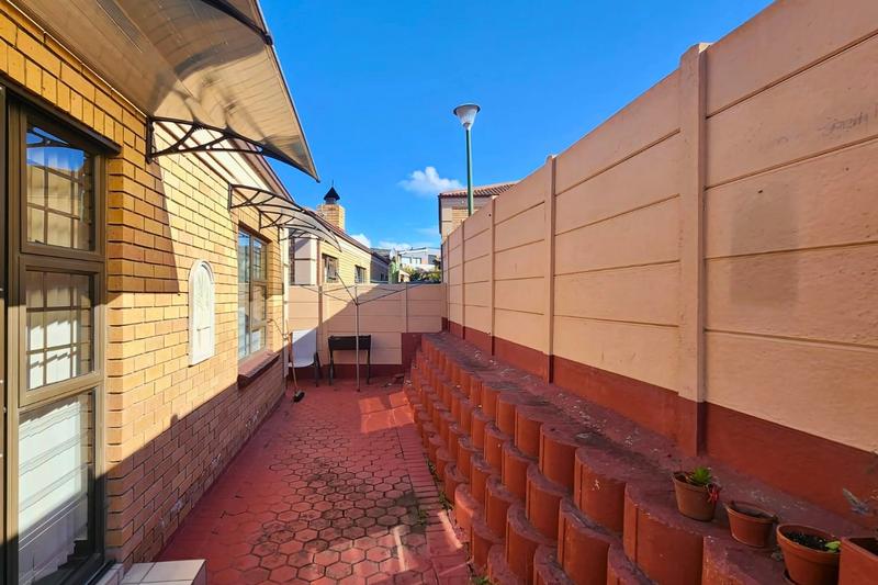 3 Bedroom Property for Sale in Island View Western Cape